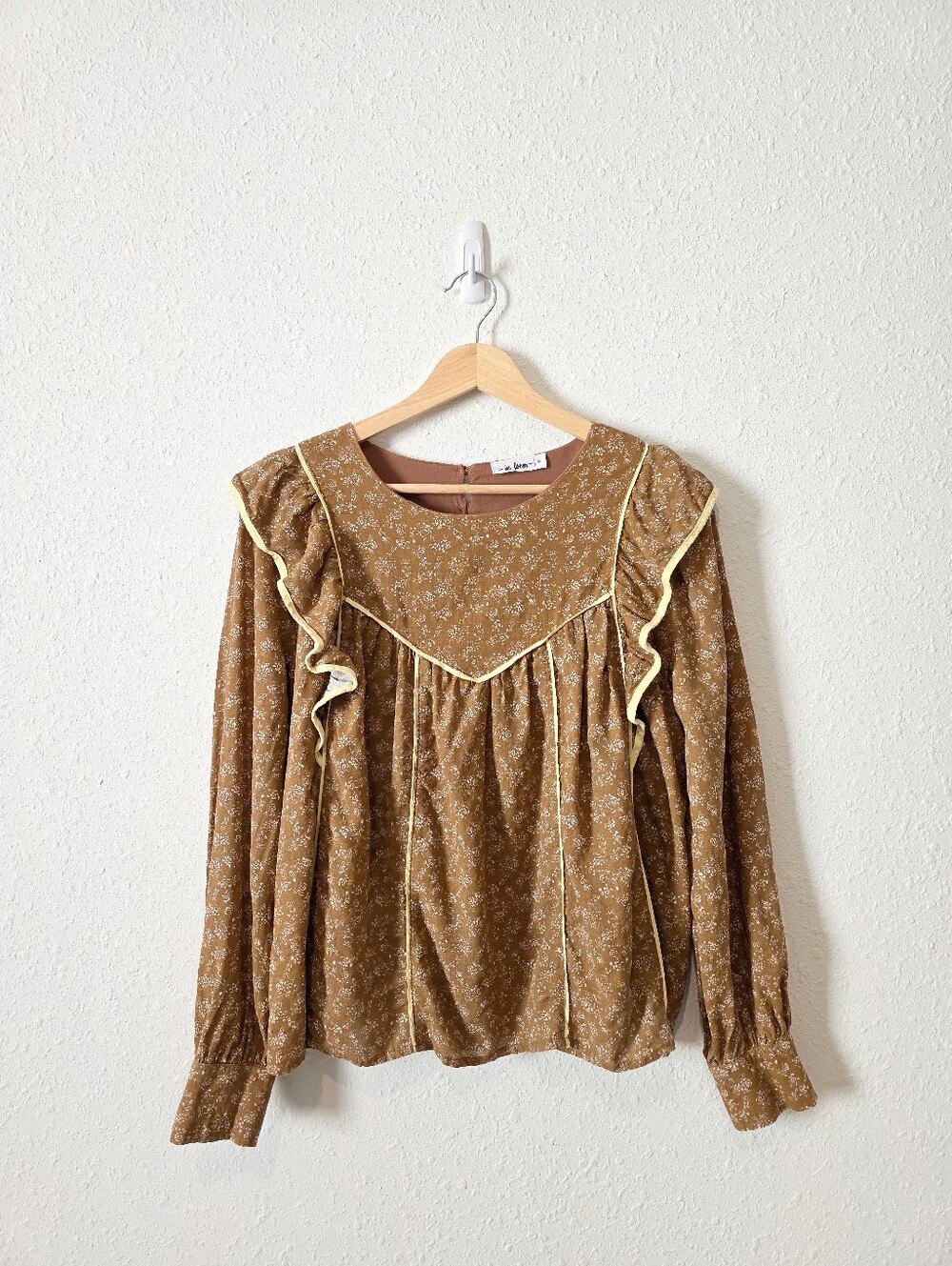 In Loom Dainty Floral Top M